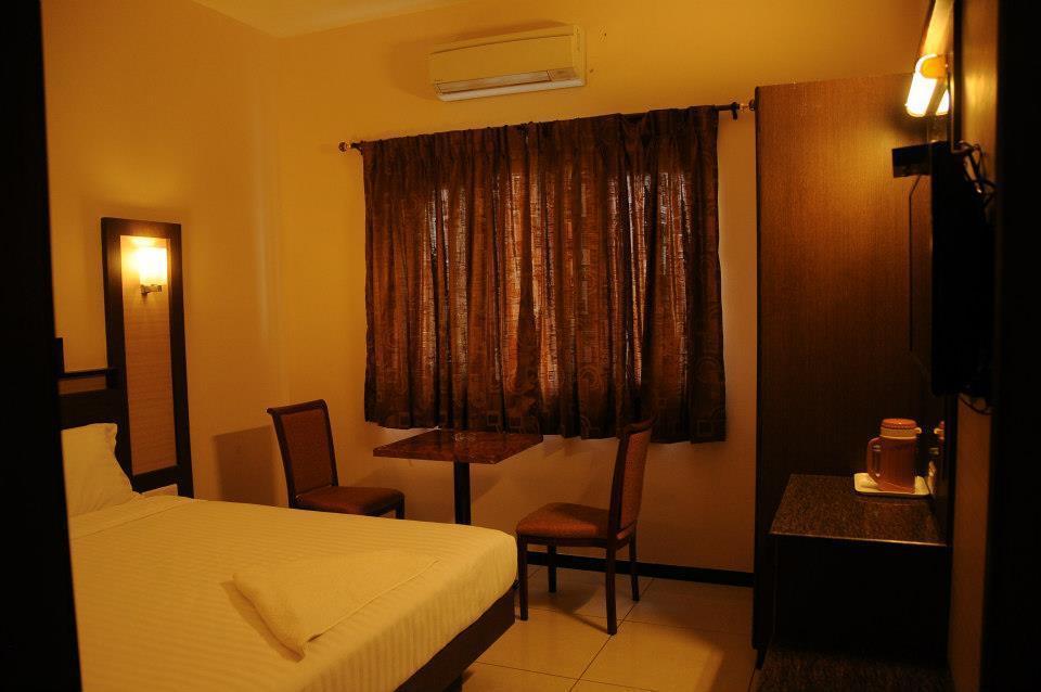 Hotel Viswas Tirupur Habitación foto